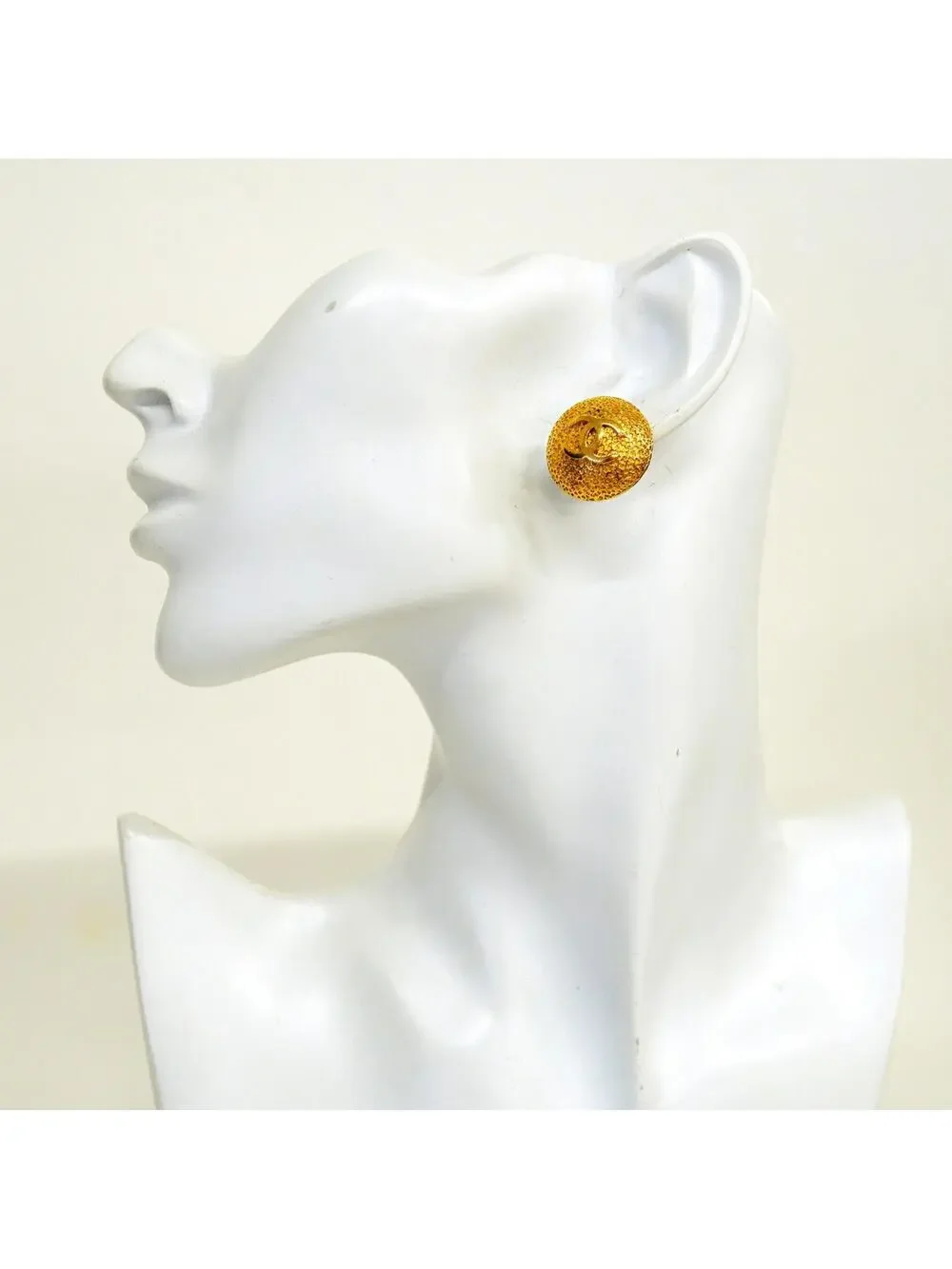 Chanel Cc Logo Circle Clip-On Earrings #357852C62B